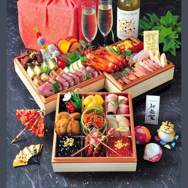 生おせち料理 饗 三段重(神楽饗)の公式商品画像