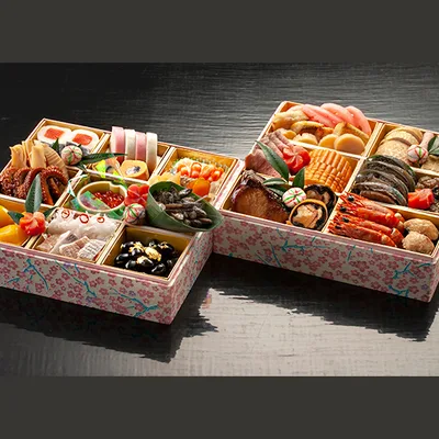 観山荘料亭おせち二段重(桜坂観山荘)の公式商品画像