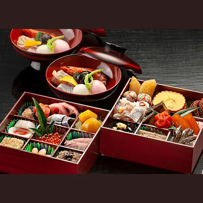 ミニおせち二段・雑煮付セット（桜坂観山荘）の公式商品画像