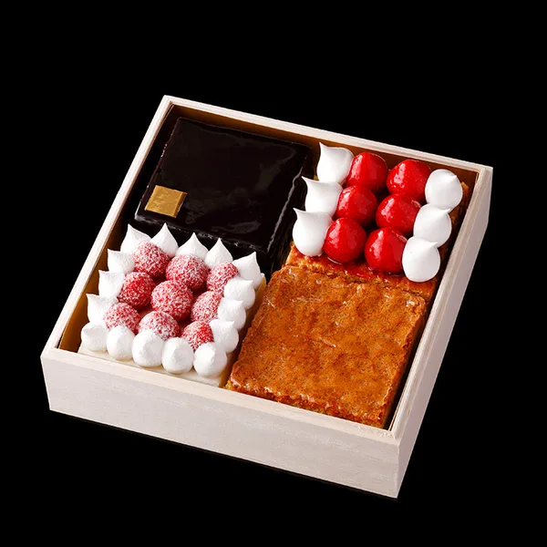 パティスリーSATSUKI「菓子重」(ホテルニューオータニ(東京))の公式商品画像