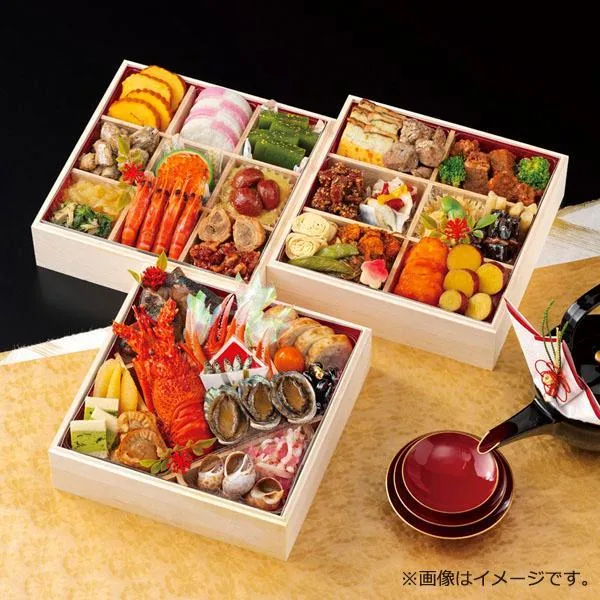 ヤマ食 山形屋限定 和風おせち三段重(宮崎山形屋)の公式商品画像