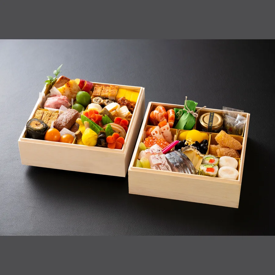 特撰新春 和風おせち料理【輝】木箱2段重<3名様用>(日本料理 湯木)の公式商品画像